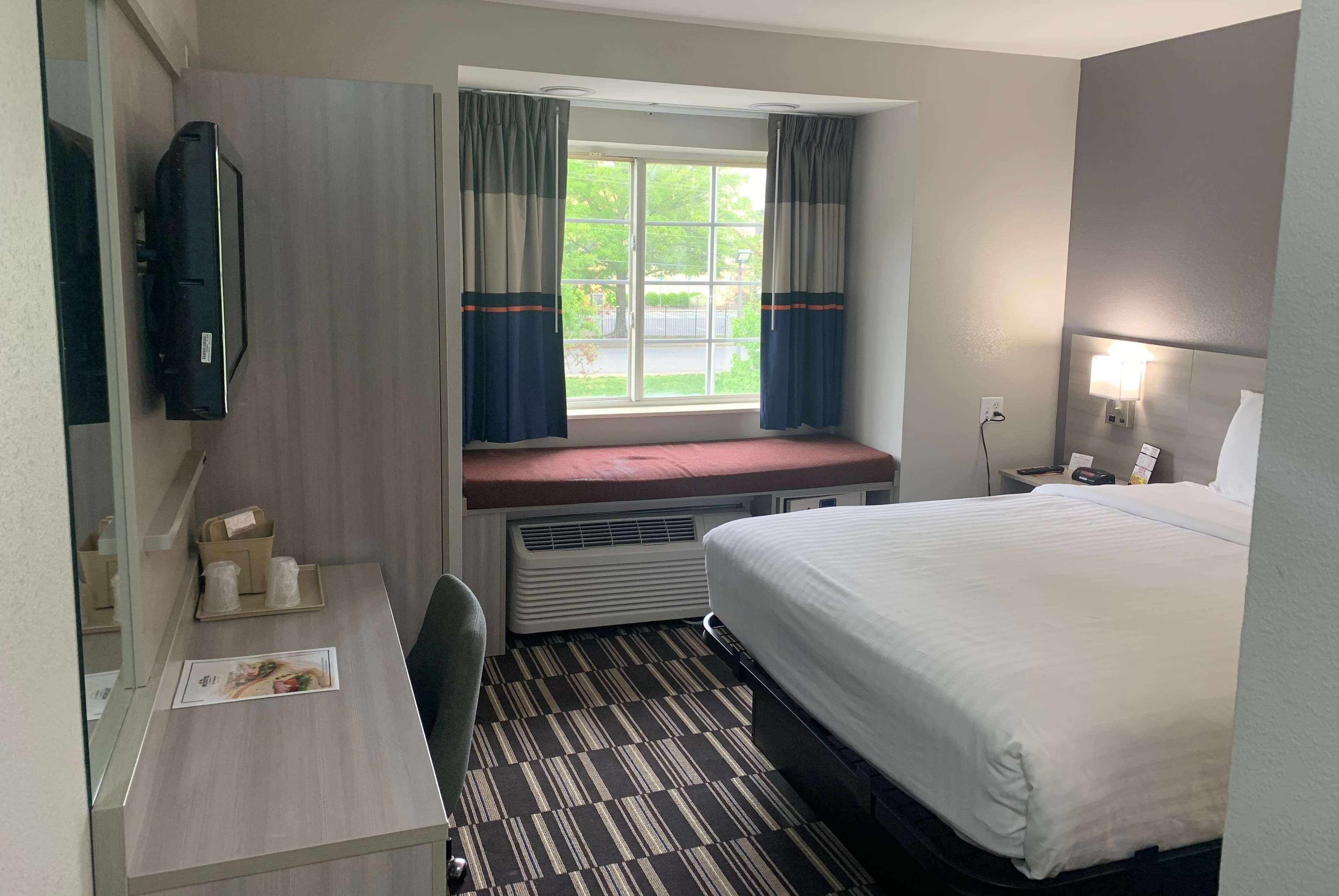 Microtel Inn By Wyndham Charlotte Airport Buitenkant foto