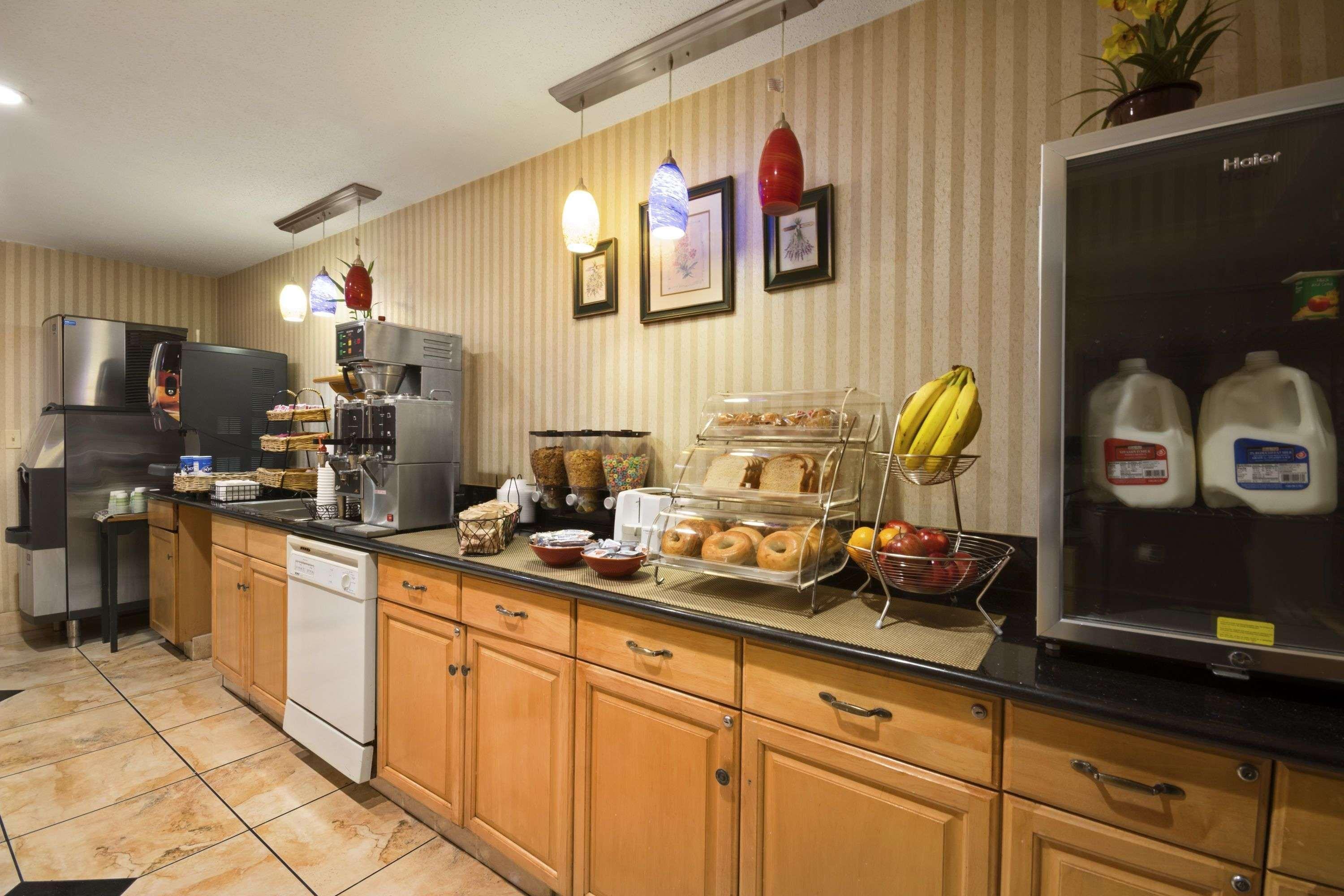 Microtel Inn By Wyndham Charlotte Airport Buitenkant foto