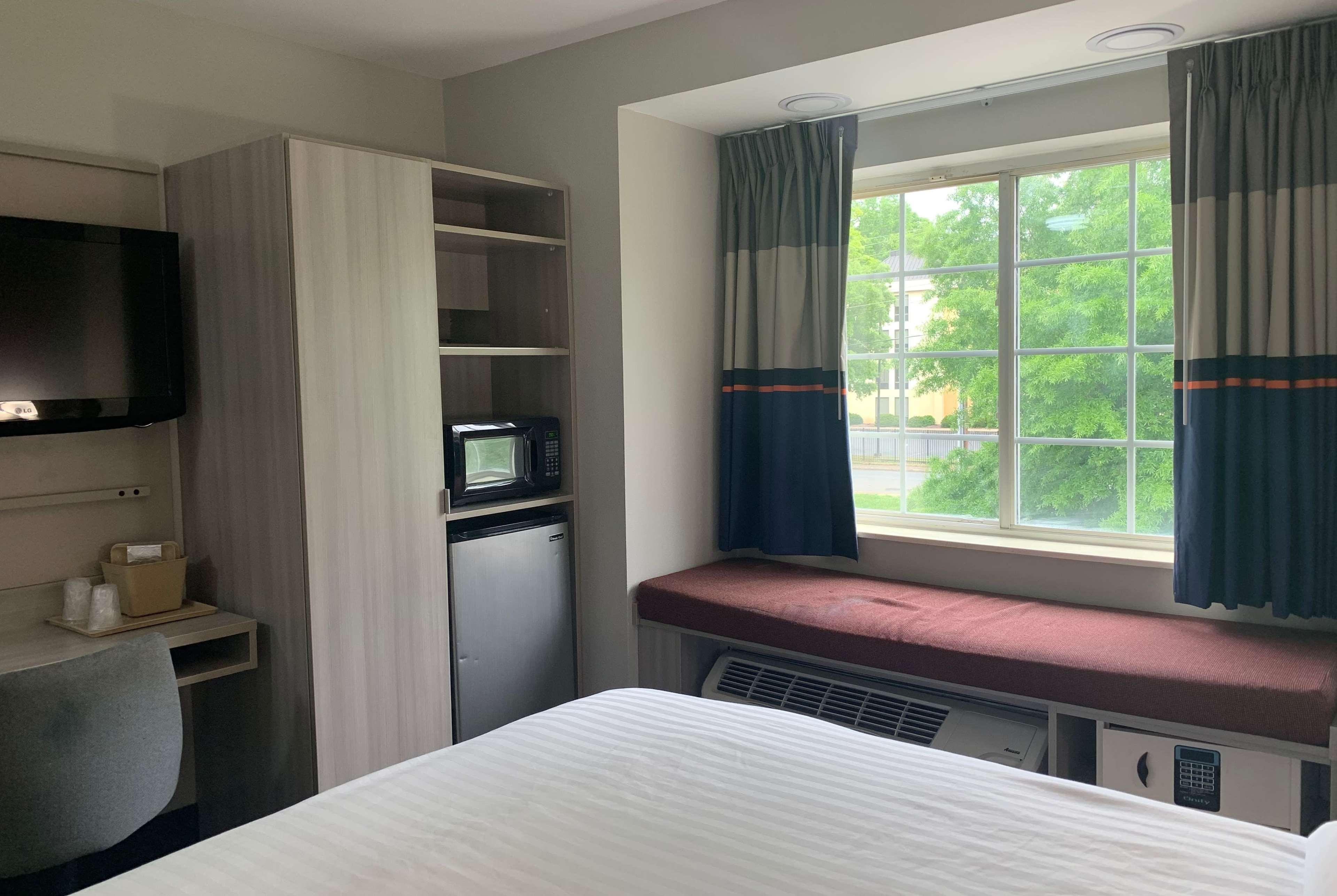 Microtel Inn By Wyndham Charlotte Airport Buitenkant foto