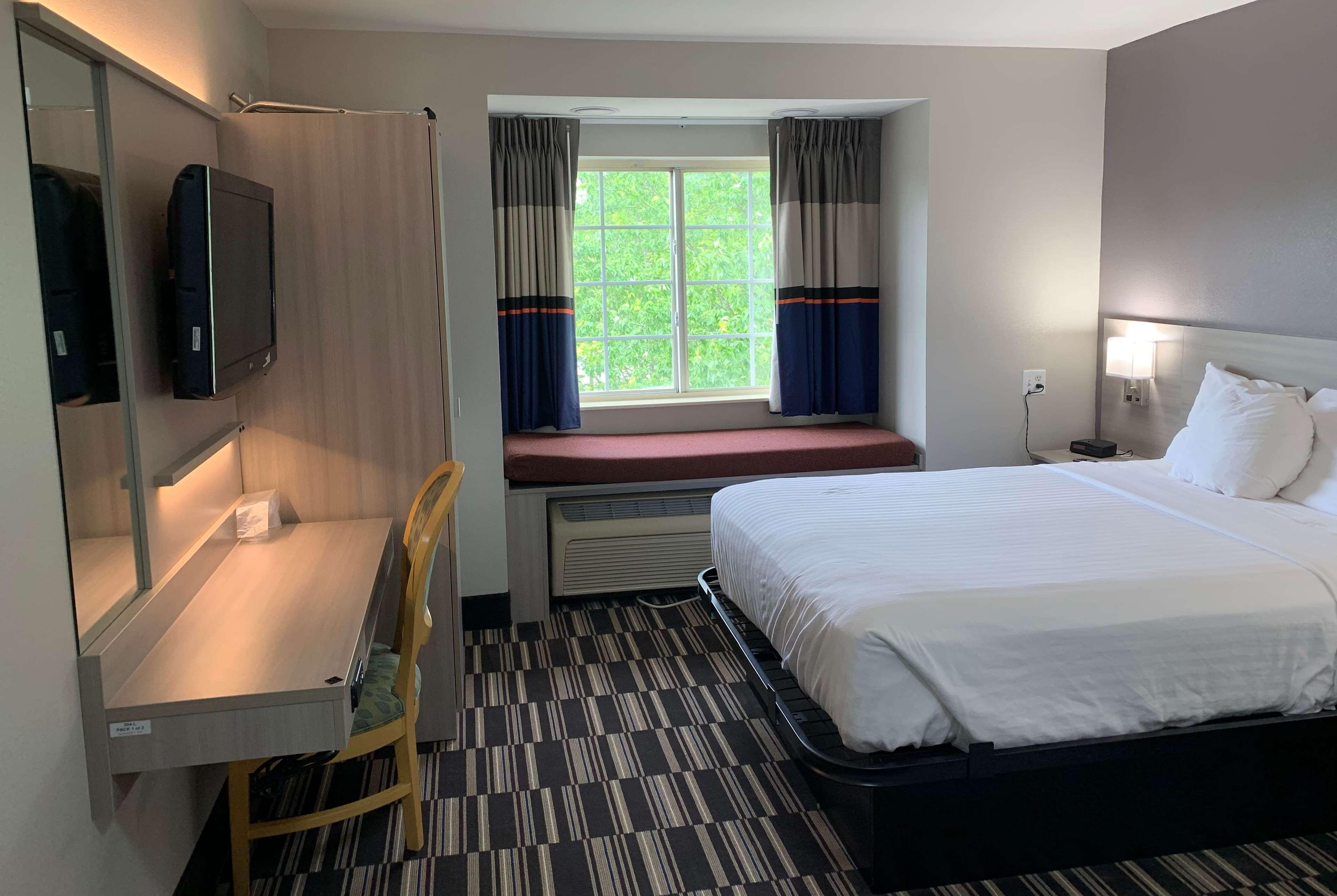 Microtel Inn By Wyndham Charlotte Airport Buitenkant foto